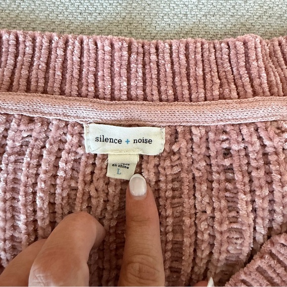 Sweater - Picture 2 of 3